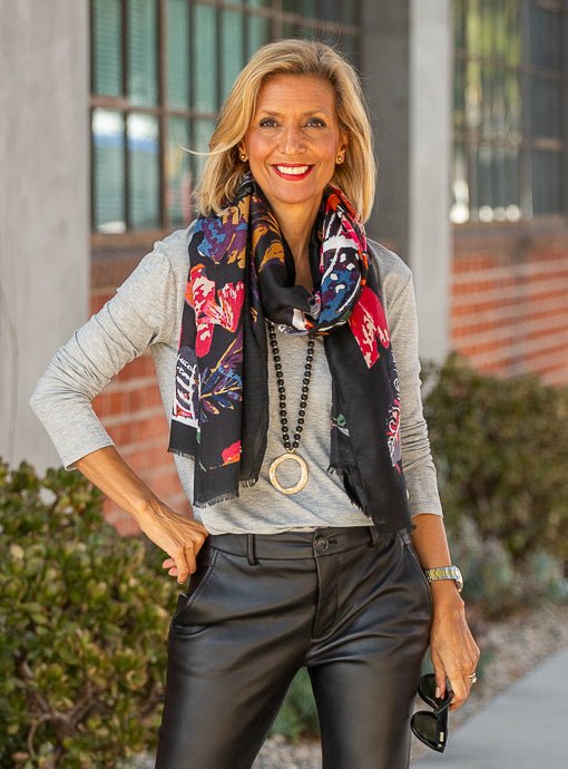 小物 \"Multi Coloured Scarf / BLACK\" Buy Louis Vuitton Black & Multi Murakami Cotton Square Scarf