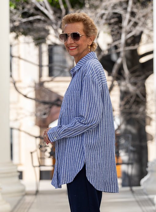 blue jeans and white dress shirt Casual White Shirt with Blue Jeans for Women