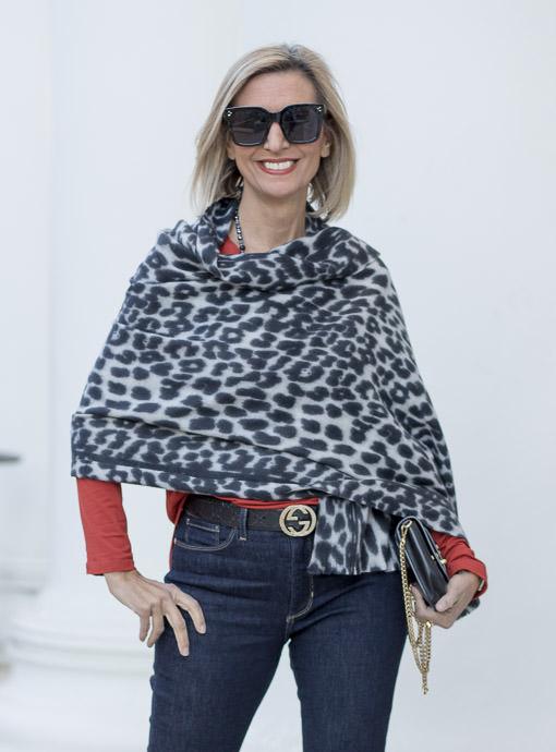 Animal print scarf  Fashion, Fab fashion, How to wear scarves